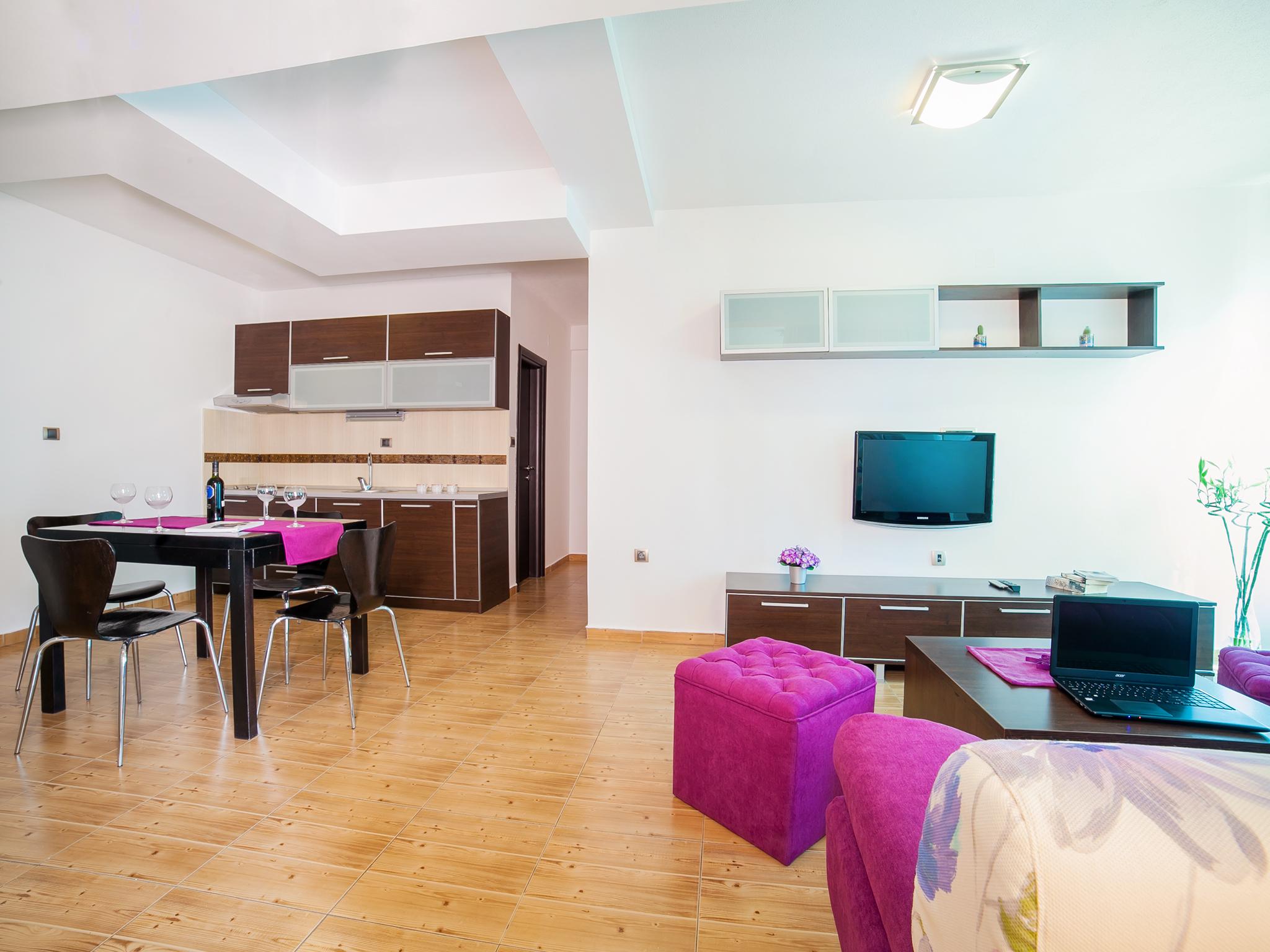Raymond Apartments Pržno Exteriör bild