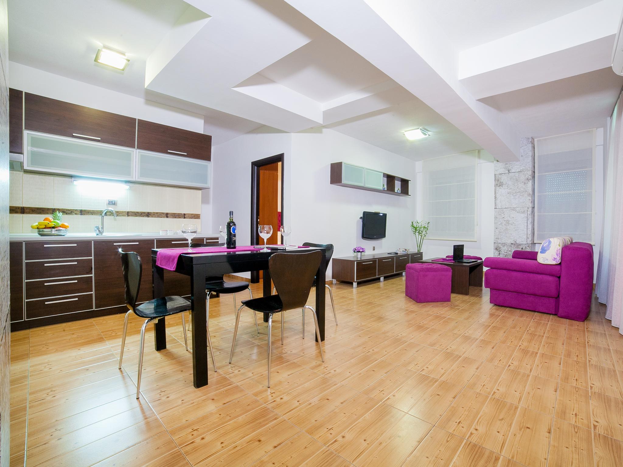 Raymond Apartments Pržno Exteriör bild